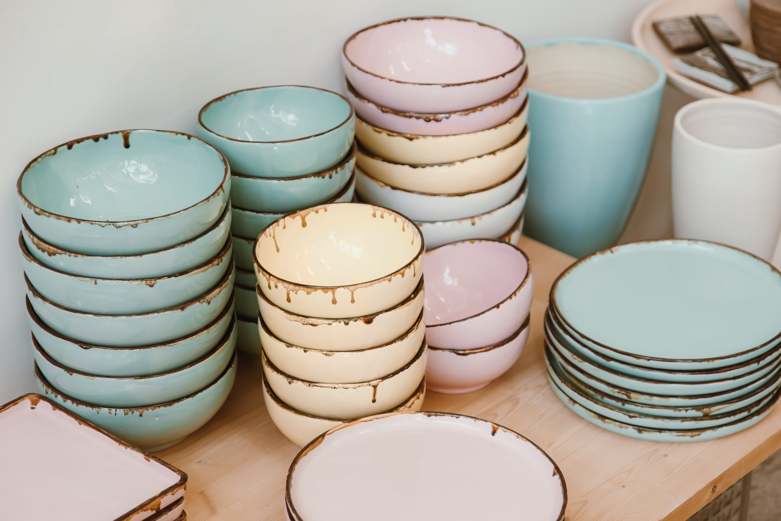 Stacked Plates: A vertical arrangement of plates for safe packing